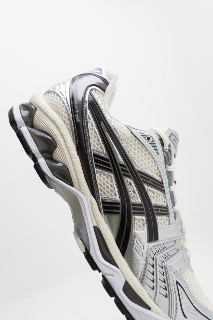 04 ZOOMASICS GEL KAYANO 14 CREAM BLACK