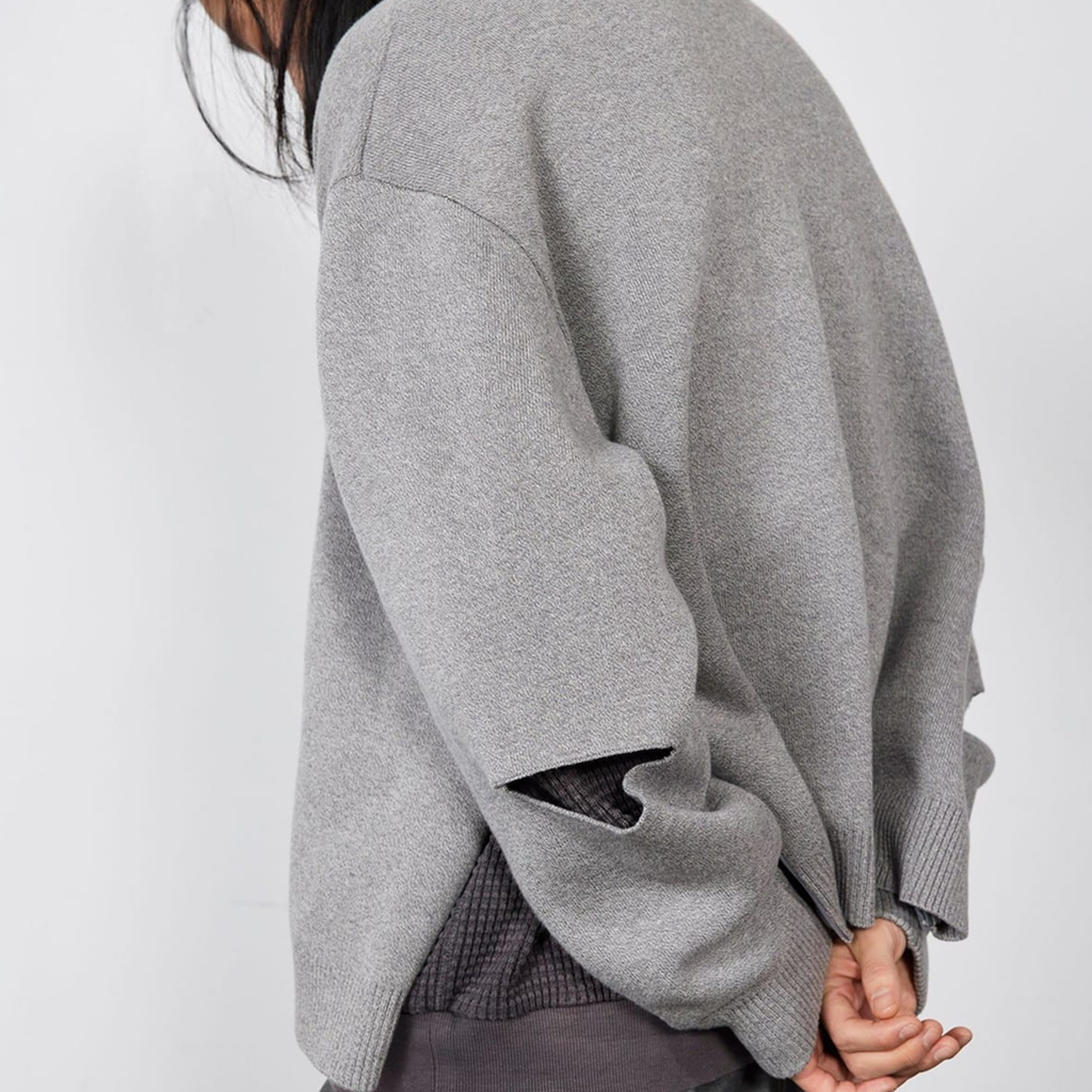 12 GAUGE SLIT KNIT - BEAMS pull gris zips dos porté